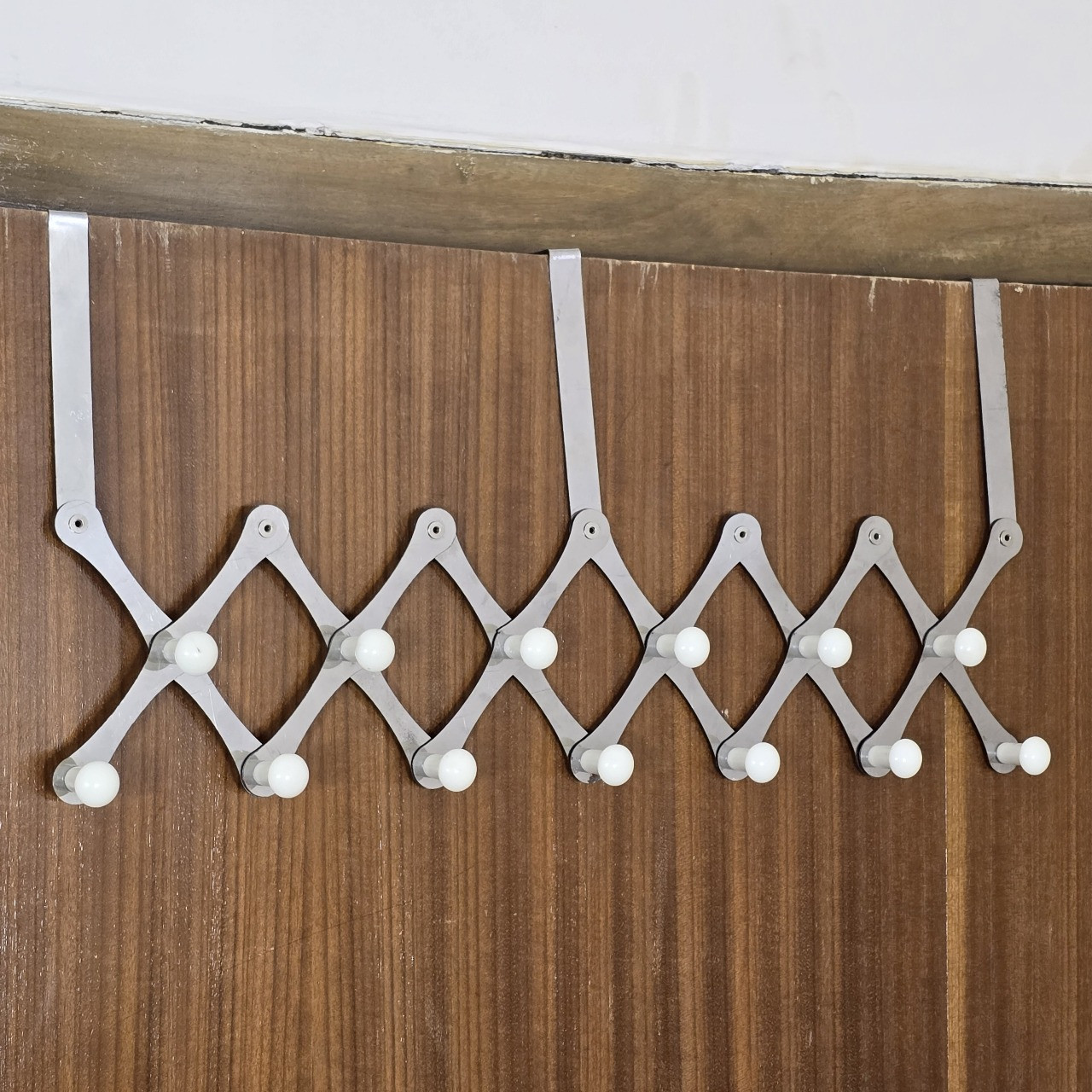 Smart Door Hanger